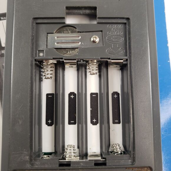 Texas Instruments TI-82 Graphing Calculator Mathematics With Manual - Picture 11 of 16